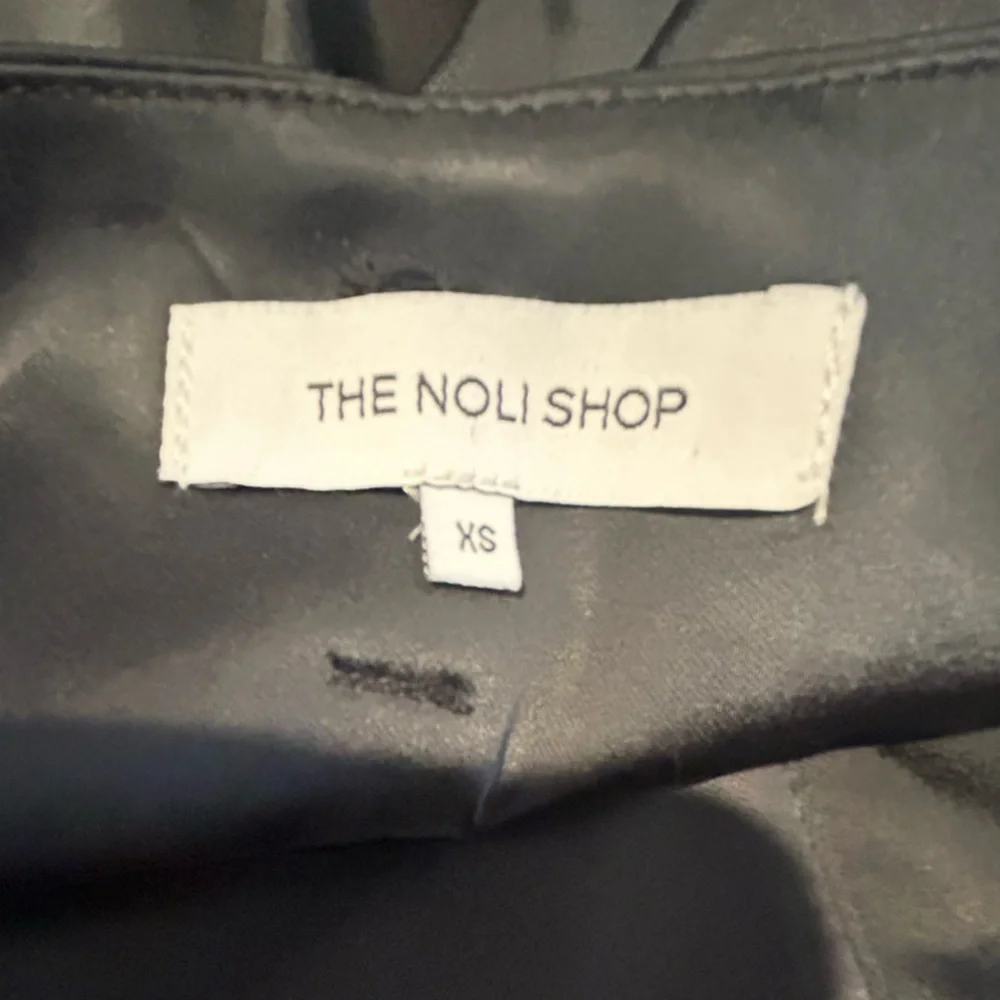 The Noli Shop Kora Double Belted Pants in Black, Size XS - Picture 9 of 10